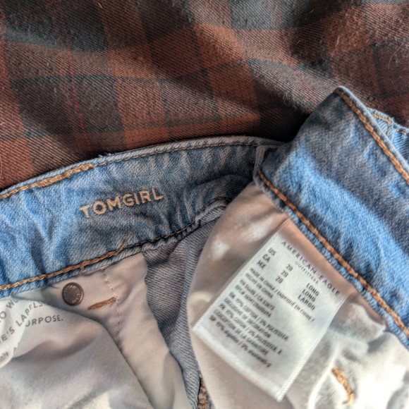 American Eagle Outfitters Light Blue Distressed Boyfriend Jeans - Picture 3 of 3